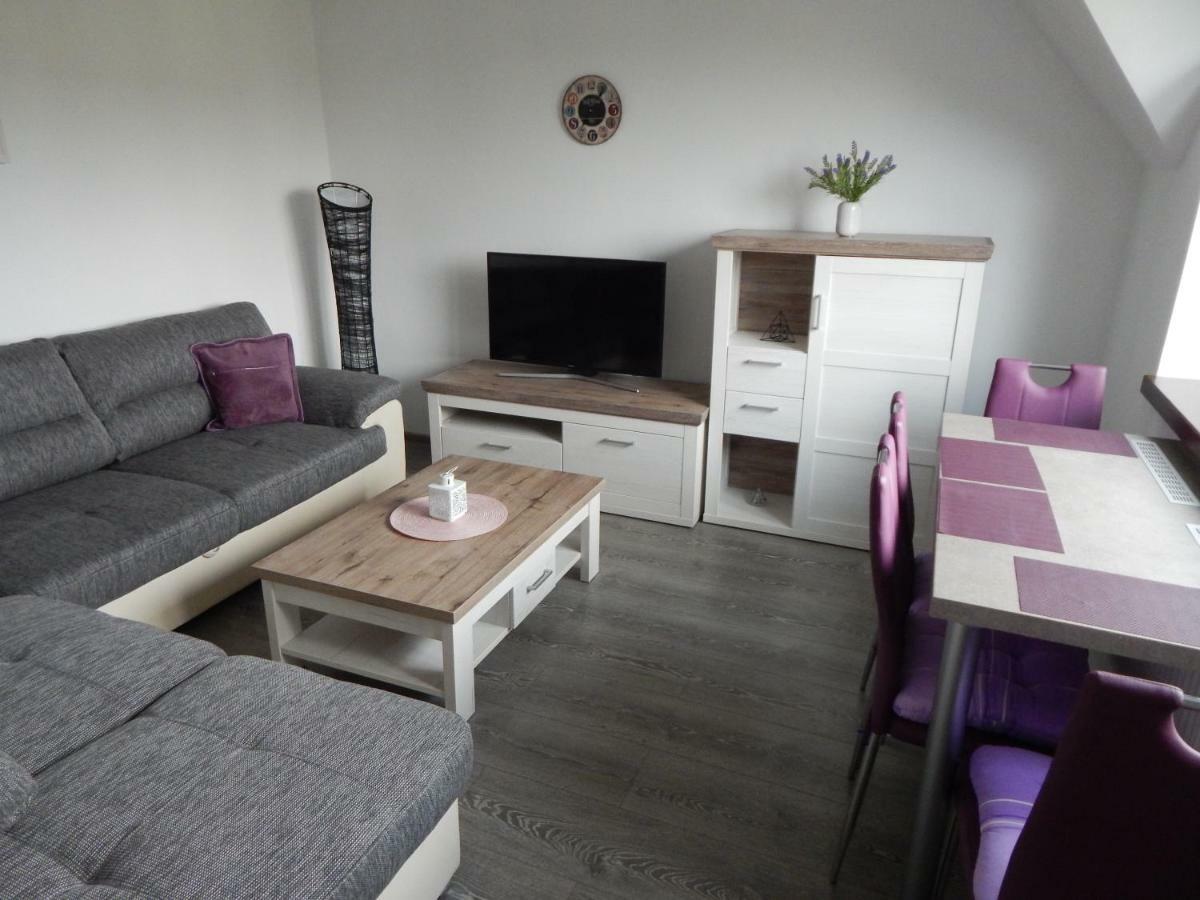 Lemon Apartment *